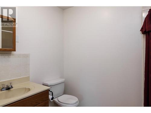 18 Killarney Place, Vernon, BC - Indoor Photo Showing Bathroom