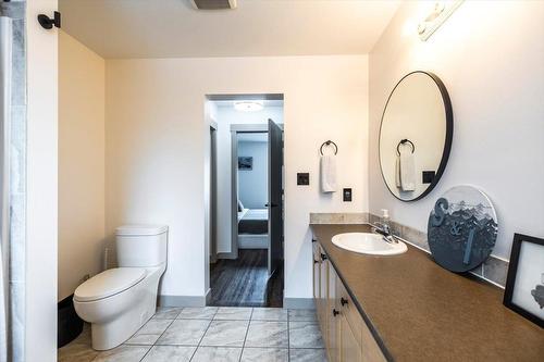 2221 Black Hawk Drive, Sparwood, BC - Indoor Photo Showing Bathroom