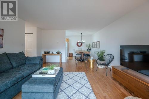 298 Yorkton Avenue Unit# 303, Penticton, BC - Indoor Photo Showing Living Room