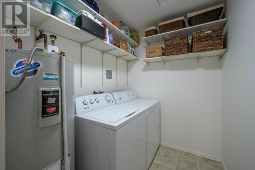 298 Yorkton Avenue Unit# 303, Penticton, BC - Indoor Photo Showing Laundry Room