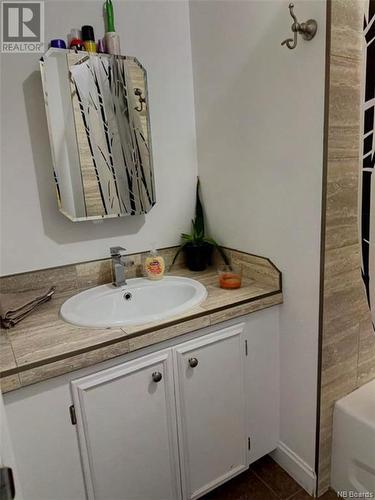 59 Queen Street, Edmundston, NB - Indoor Photo Showing Bathroom