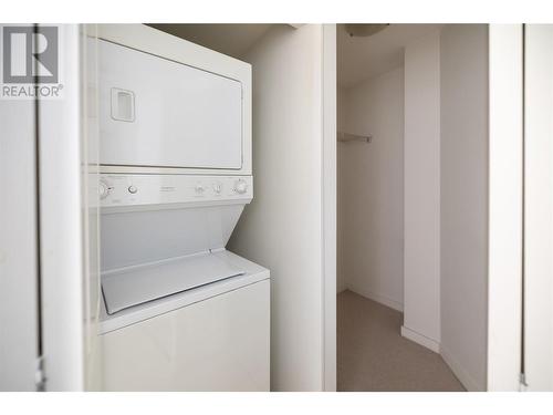 539 Yates Road Unit# 100, Kelowna, BC - Indoor Photo Showing Laundry Room