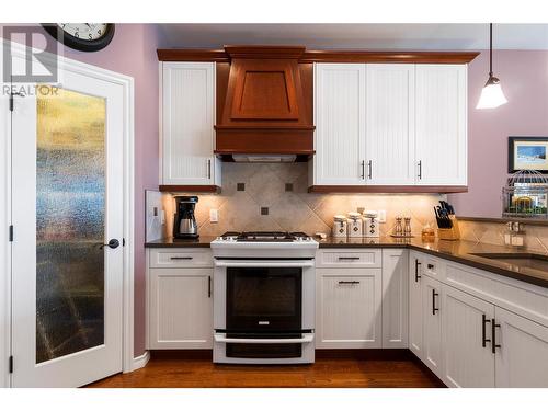 1581 20 Street Ne Unit# 8, Salmon Arm, BC - Indoor Photo Showing Kitchen With Upgraded Kitchen