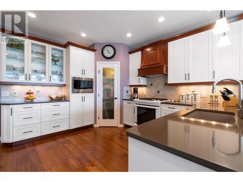 1581 20 Street Ne Unit# 8, Salmon Arm, BC - Indoor Photo Showing Kitchen