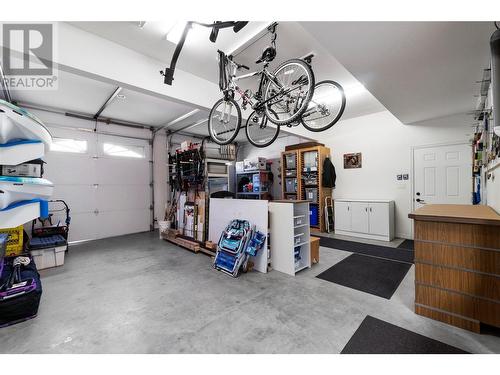 1581 20 Street Ne Unit# 8, Salmon Arm, BC - Indoor Photo Showing Garage
