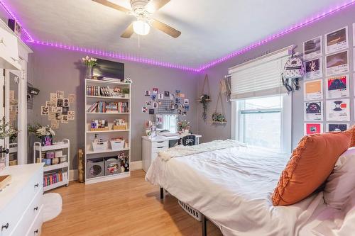 Bedroom - 6319 Barker Street, Niagara Falls, ON - Indoor Photo Showing Bedroom