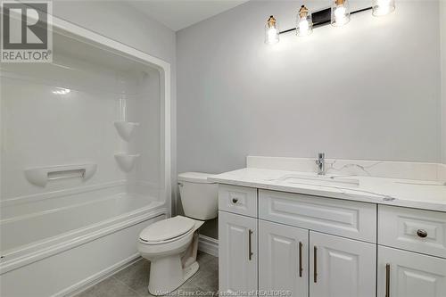 351 Benson Court, Amherstburg, ON - Indoor Photo Showing Bathroom