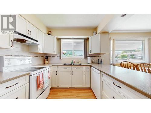 2 Jonagold Place, Osoyoos, BC - Indoor Photo Showing Kitchen With Double Sink