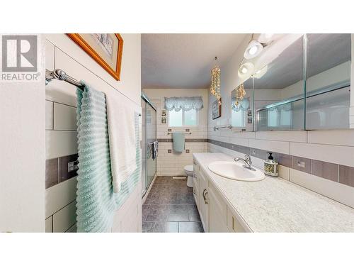 2 Jonagold Place, Osoyoos, BC - Indoor Photo Showing Bathroom