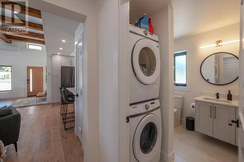 453 Eastview Road, Kaleden, BC - Indoor Photo Showing Laundry Room