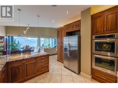 2871 Partridge Drive, Penticton, BC - Indoor Photo Showing Kitchen