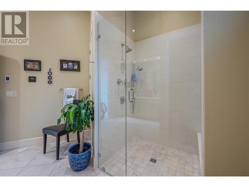 2871 Partridge Drive, Penticton, BC - Indoor Photo Showing Bathroom