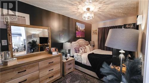 316 Danis Street, Cornwall, ON - Indoor Photo Showing Living Room