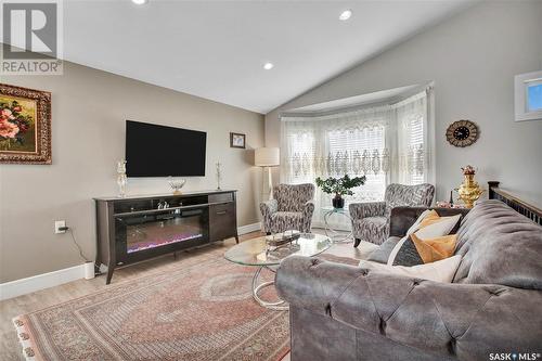 742 Evergreen Boulevard, Saskatoon, SK - Indoor Photo Showing Living Room
