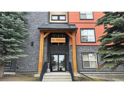 110 - 4874 Stanley Street, Radium Hot Springs, BC - Outdoor