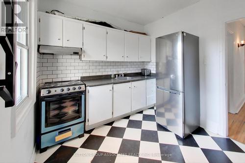 173 Maplewood Ave, Toronto, ON - Indoor Photo Showing Kitchen