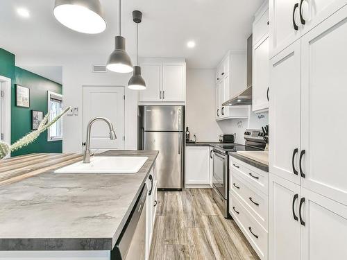 Kitchen - 141Z Rue De La Falaise, Sainte-Marguerite-Du-Lac-Masson, QC - Indoor Photo Showing Kitchen With Upgraded Kitchen