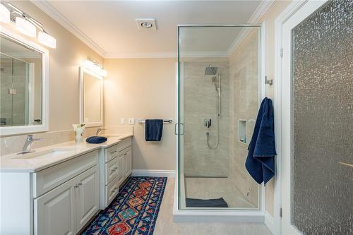 61 Aberdeen Avenue, Mount Hope, ON - Indoor Photo Showing Bathroom