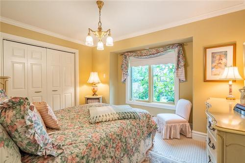 61 Aberdeen Avenue, Mount Hope, ON - Indoor Photo Showing Bedroom