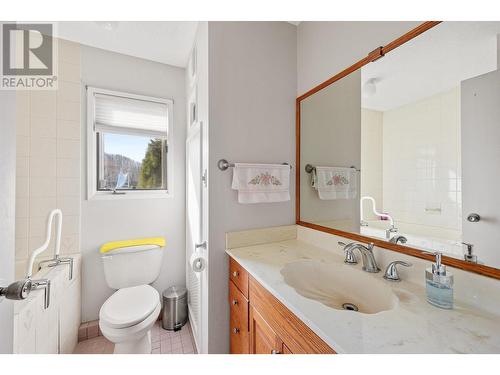 3131 Elliott Road, West Kelowna, BC - Indoor Photo Showing Bathroom