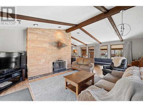 3131 Elliott Road, West Kelowna, BC - Indoor Photo Showing Living Room With Fireplace