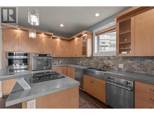 2922 Bentley Road, West Kelowna, BC - Indoor Photo Showing Kitchen With Double Sink