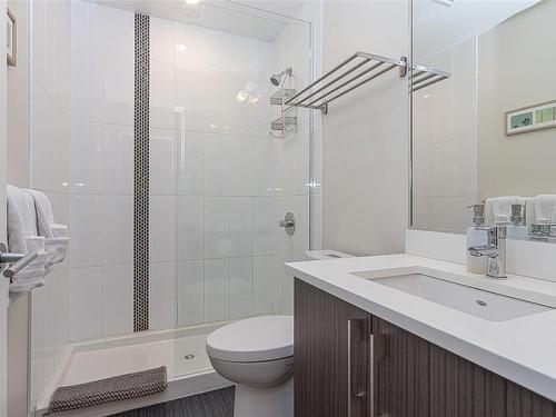 501-613 Herald St, Victoria, BC - Indoor Photo Showing Bathroom