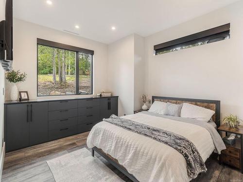 2655 Steve Ellis Rd, Nanaimo, BC - Indoor Photo Showing Bedroom
