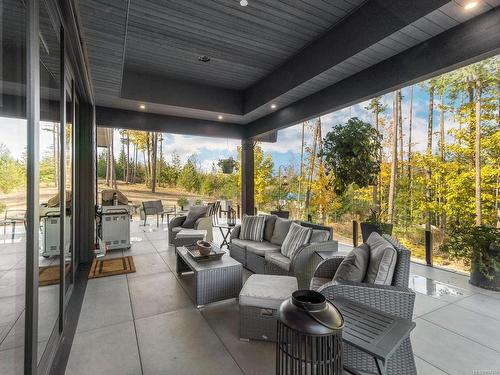 2655 Steve Ellis Rd, Nanaimo, BC - Outdoor With Deck Patio Veranda With Exterior