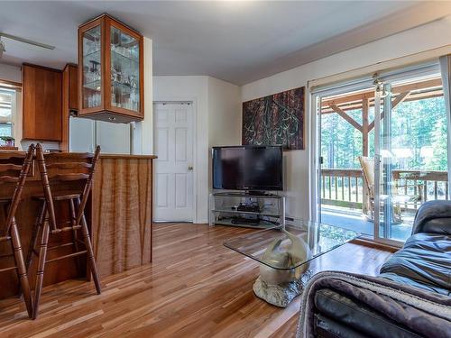 488 Cape Mudge Rd, Quadra Island, BC - Indoor Photo Showing Living Room