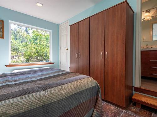 488 Cape Mudge Rd, Quadra Island, BC - Indoor Photo Showing Bedroom