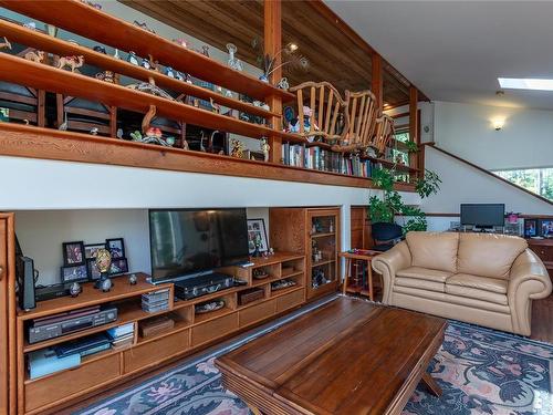488 Cape Mudge Rd, Quadra Island, BC - Indoor Photo Showing Living Room