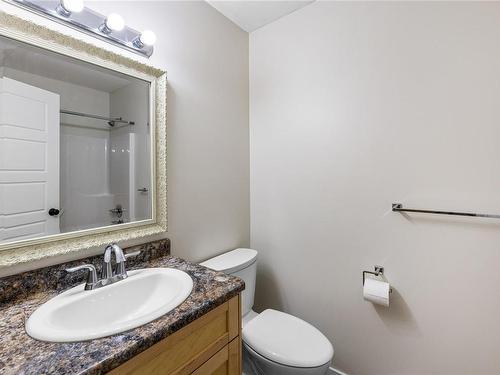 17-5450 Tomswood Rd, Port Alberni, BC - Indoor Photo Showing Bathroom