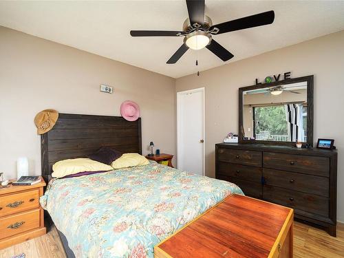 231 Sayward Hts, Sayward, BC - Indoor Photo Showing Bedroom