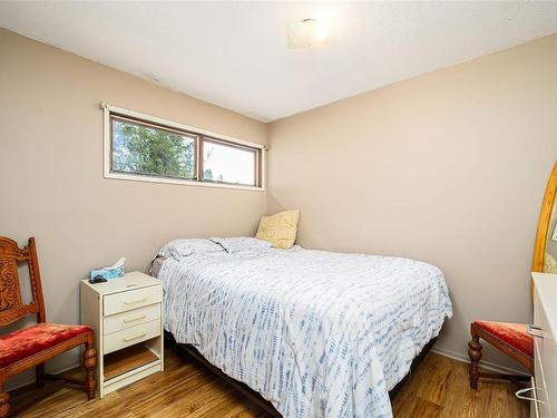 231 Sayward Hts, Sayward, BC - Indoor Photo Showing Bedroom
