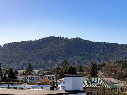 305-201 Dogwood Dr, Ladysmith, BC - Outdoor With View