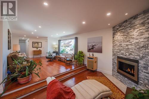 1482 Maccleave Avenue, Penticton, BC - Indoor Photo Showing Living Room With Fireplace
