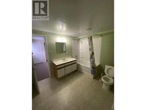 5220 44 Street, Fort Nelson, BC - Indoor Photo Showing Bathroom