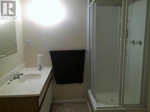 5220 44 Street, Fort Nelson, BC - Indoor Photo Showing Bathroom