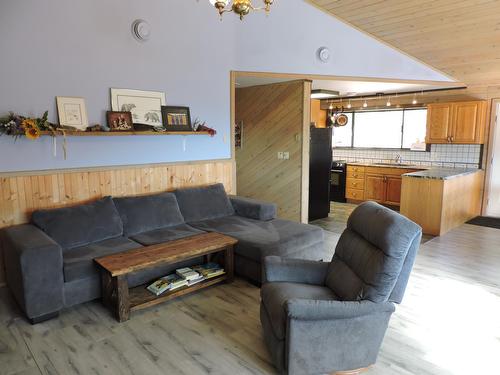12590 Highway 3, Greenwood, BC - Indoor Photo Showing Living Room