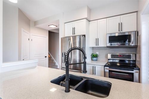 515 Winston Road|Unit #57, Grimsby, ON - Indoor Photo Showing Kitchen With Double Sink