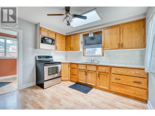 676 Ellis Street, Penticton, BC - Indoor Photo Showing Kitchen