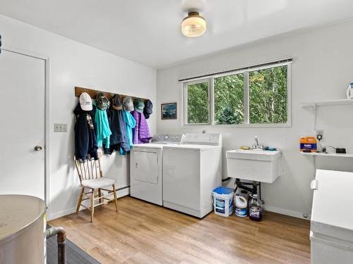 8753 Veteran Rd, Kamloops, BC - Indoor Photo Showing Laundry Room