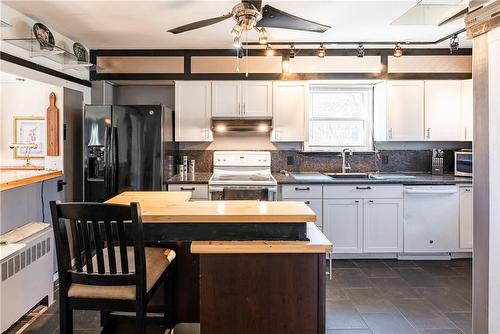810 Lakeshore Road, Niagara-On-The-Lake, ON - Indoor Photo Showing Kitchen