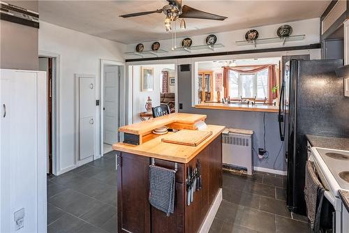 810 Lakeshore Road, Niagara-On-The-Lake, ON - Indoor Photo Showing Kitchen With Double Sink