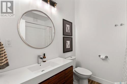 1319 13Th Street, Saskatoon, SK - Indoor Photo Showing Bathroom
