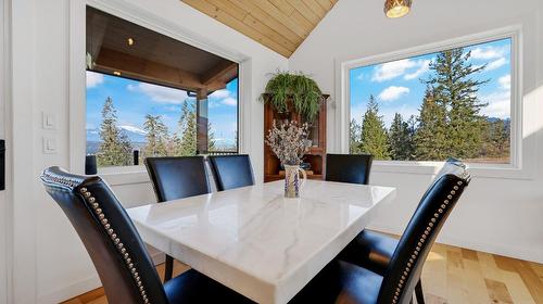 1795 Taynton Road, Windermere, BC - Indoor Photo Showing Dining Room
