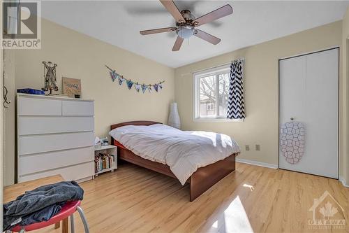 358 Winston Avenue, Ottawa, ON - Indoor Photo Showing Bedroom