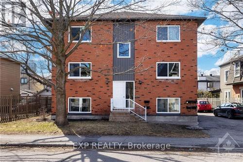 358 Winston Avenue, Ottawa, ON - Outdoor