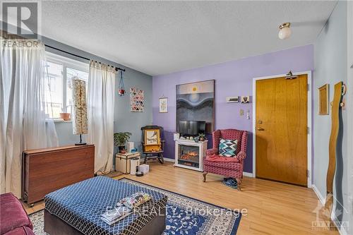 358 Winston Avenue, Ottawa, ON - Indoor